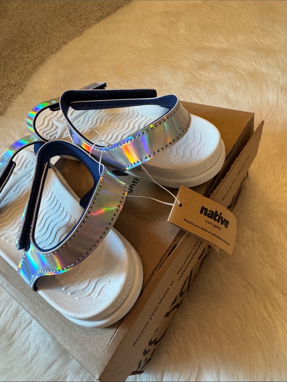 NWT Size 1 Native Shoes Kids Charley Holographic Sandal - Iridescent! - Picture 6 of 14
